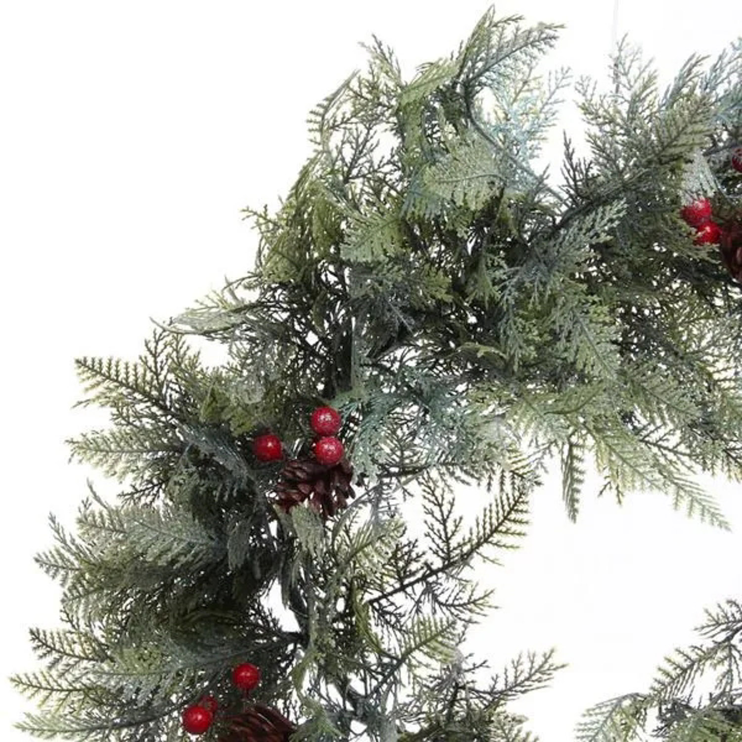 Венок хвойный "Искрящиеся ветви" d-50 см, литой ПВХ, шишки, ягоды