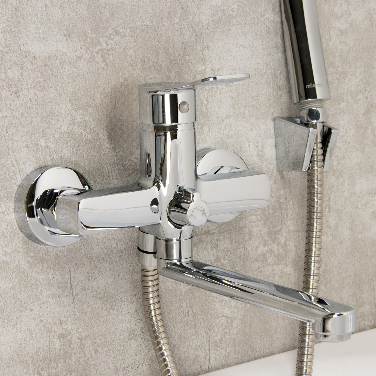 Смеситель для ванны Demi Milardo DEMSB02M02, длинный излив, однорычажный, с лейкой