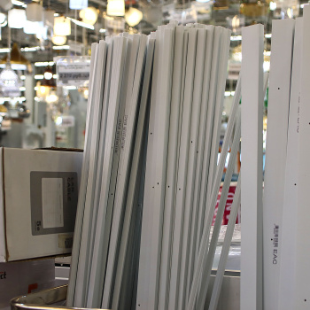 Кабель-канал 16х16 мм Урал ПАК, 2 метра, белый Кабель-канал 16х16 мм Урал ПАК, 2 метра, белый