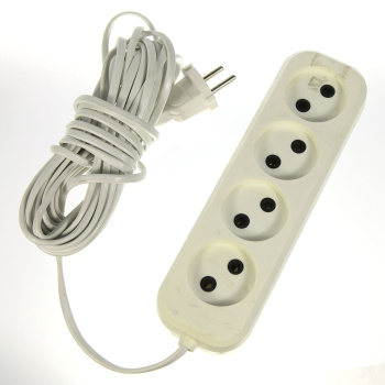Удлинитель бытовой UNIVersal У6-766, 4 розетки, 10 м, ПВС, 2х0,75 мм2, 1300 Вт, без заземления
