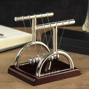 Маятник "Шары техно" квадрат столбик 9 x 9 x 7,5 см 258300