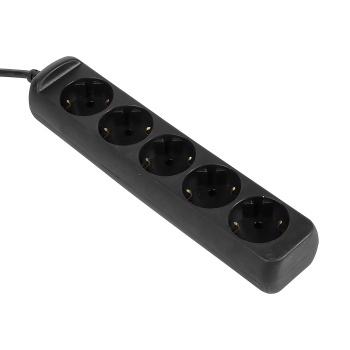 Удлинитель 5 розеток 5м с/з ПВС 3*0,75мм2 10А мощ. нагр 2200Вт ЧЕРНЫЙ ЭРА UX-5e-5m-B *1/5/10