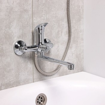 Смеситель для ванны Центр Сантехники 300-4 D35 М-40, короткий излив, однорычажный